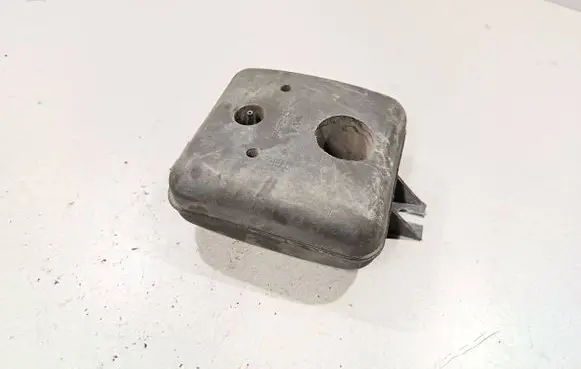 Vacuum air tank