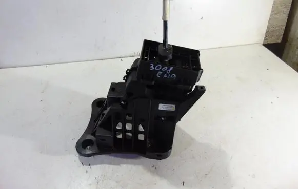 Peugeot 3008 I Gear selector/shifter in gearbox 9687024580