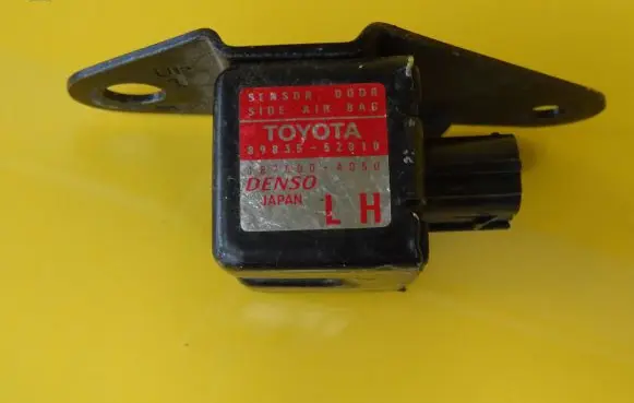 Toyota Yaris Airbag deployment crash/impact sensor 8983552010