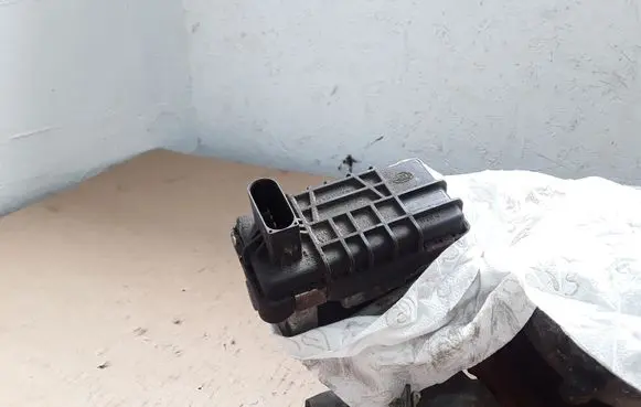 Jaguar XF Turbine electric control actuator 6NW009550