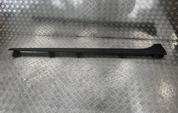 Seat Arona Front sill (body part) VW21520