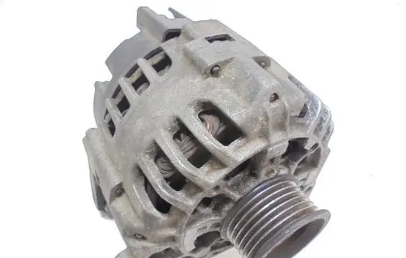 Volkswagen Polo IV 9N3 Generator/alternator 03D903025H