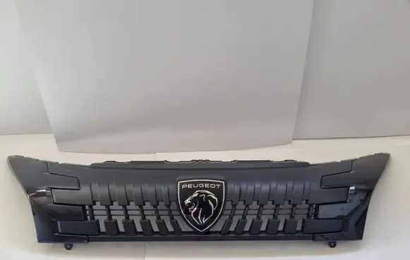 Peugeot Boxer Front bumper upper radiator grill 735775043