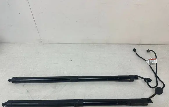 Volvo XC60 Tailgate strut 32296298