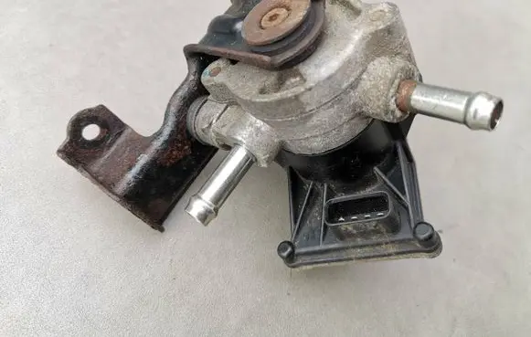 Lexus RX 330 - 350 - 400H Electric auxiliary coolant/water pump 3530048010