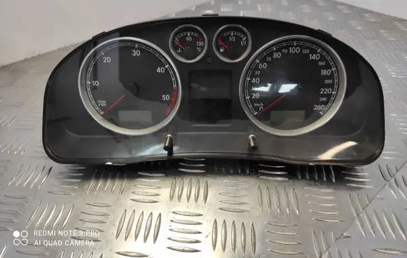 Volkswagen PASSAT B5.5 Speedometer (instrument cluster) 3B0920927A 88311245