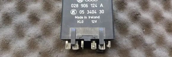 Volkswagen PASSAT B4 Other relay 028906124A 05340430