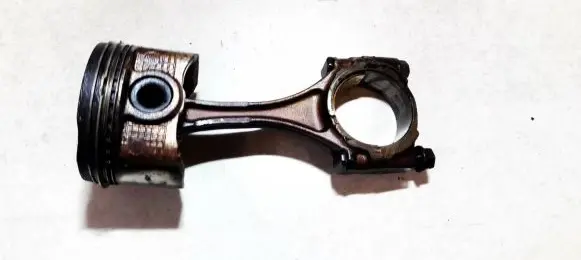 Lexus IS 200-300 Piston with connecting rod