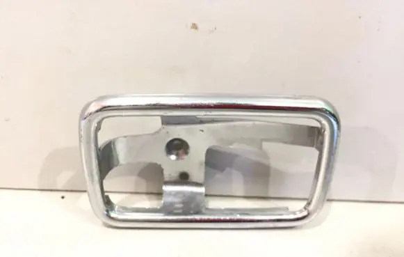 Mercedes-Benz E W123 Front door handle cover 1087660611