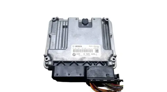 BMW 5 F10 F11 Engine control unit/module 0281031782 858542601