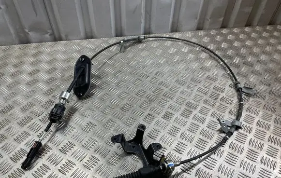 Toyota RAV 4 (XA50) Gear shift cable linkage 