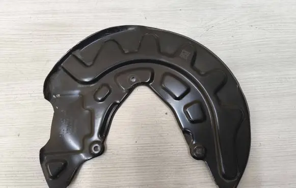 Audi Q2 - Front brake disc dust cover plate 5Q0615311G 5Q0400053RS