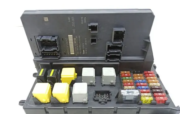 Mercedes-Benz Sprinter W906 Fuse module A9069006303 A9069017501 A9069024301