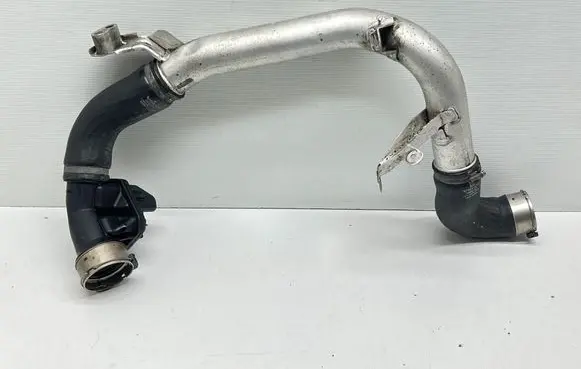 Volvo XC60 Intercooler hose/pipe 31422061 31422062 31657761