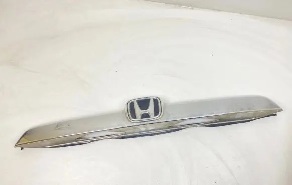 Honda CR-V Trunk door license plate light bar 74890SWWE010