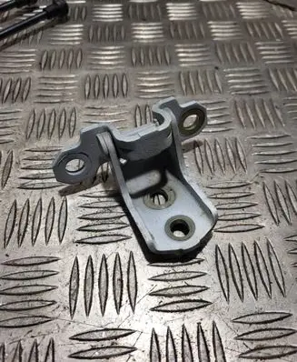 Renault Twingo II Front door upper hinge 