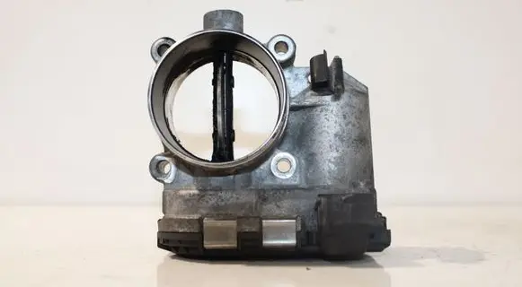 Volvo XC70 Throttle valve 8692720 0281002701