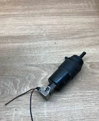 BMW 3 E36 Headlight washer pump 8360614