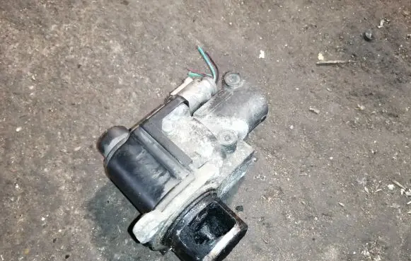 Volkswagen Caddy EGR valve 03G131501N
