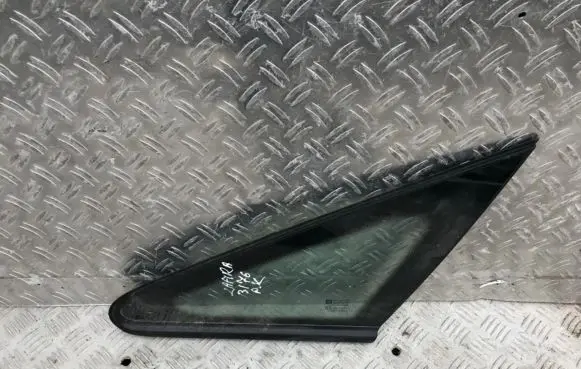 Opel Zafira B Front triangle window/glass 