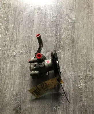 Nissan NP300 Power steering pump
