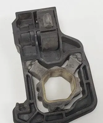 BMW 5 F10 F11 Radiator mount bracket 7575248