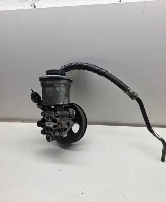Toyota Avensis T250 Power steering pump