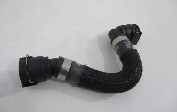 Peugeot 3008 II Engine coolant pipe/hose 9822186080