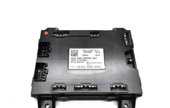 Tesla Model S Comfort/convenience module 1010907-00-D