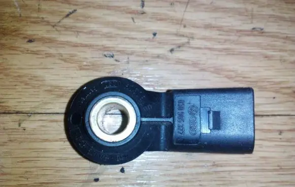 Detonation knock sensor