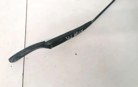 Front wiper blade arm