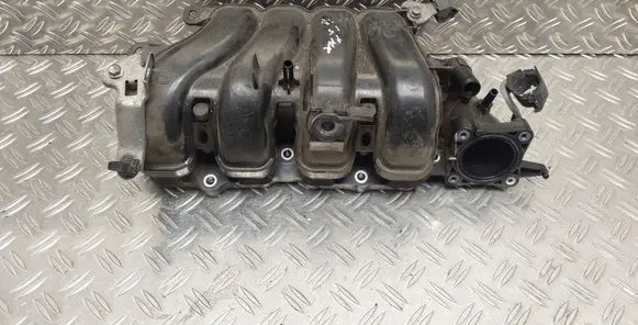 Toyota Yaris Intake manifold