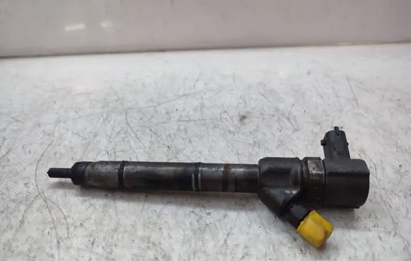 Hyundai i40 Fuel injector 0445110411