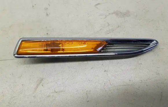 Ford Mondeo MK IV Front fender indicator light 7S7113K354AD