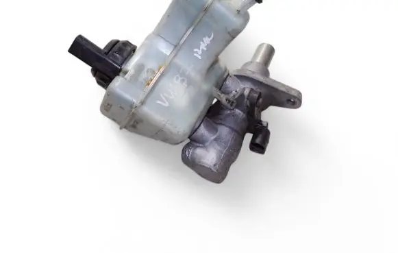 Volkswagen PASSAT B7 Master brake cylinder 3C1611301 5N0945459A