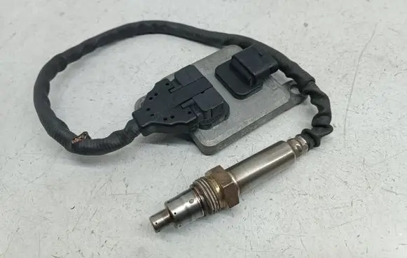 Mercedes-Benz Sprinter W906 Lambda probe sensor A0009050008 A2C126102002 0009050008