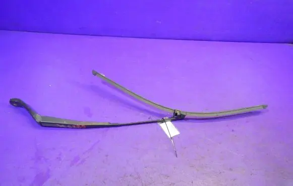 Seat Alhambra (Mk1) Front wiper blade arm 7M3955410