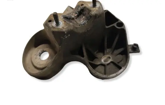 Audi A6 S6 C6 4F Engine mounting bracket 4F0199352E