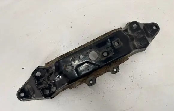 Subaru Impreza V Gearbox mounting bracket 41011FL000 8727DA
