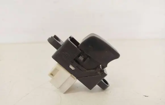 Nissan X-Trail T30 Electric window control switch