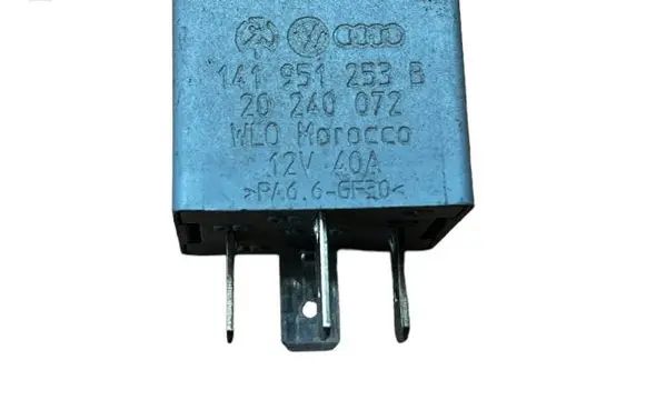 Volkswagen Touran I Other relay 141951253B 20240072