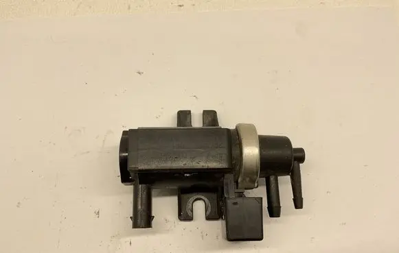Mercedes-Benz A W168 Turbo solenoid valve A0051535528 06T206 70078200