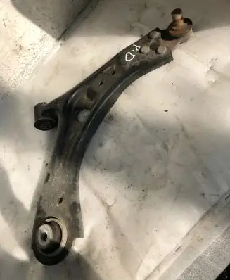 Ford Focus Front lower control arm/wishbone Jx613a423