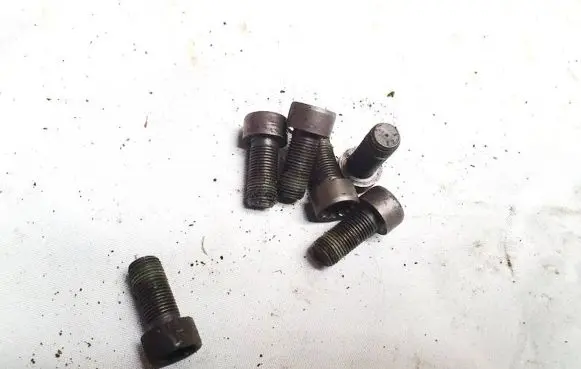 Skoda Octavia Mk2 (1Z) Nuts/bolts 