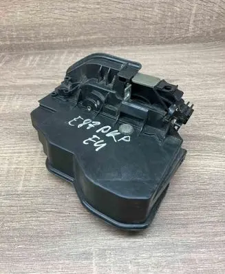 BMW 1 E81 E87 Front door lock 7167077