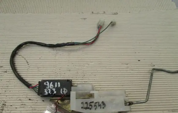 Mazda 323 Front door lock