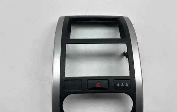 Nissan X-Trail T31 Radio/GPS head unit trim 68260JG10A P10381A75100