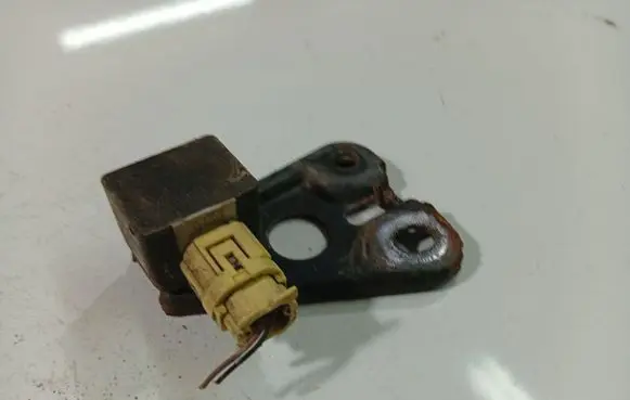 Toyota Yaris Airbag deployment crash/impact sensor 89173152040