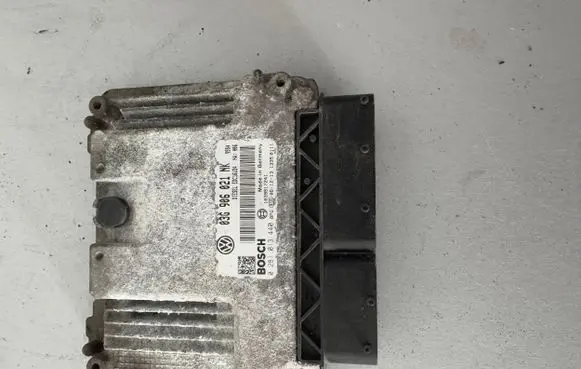 Volkswagen PASSAT B6 Engine control unit/module 03G906021NK 1039S17241 81013440