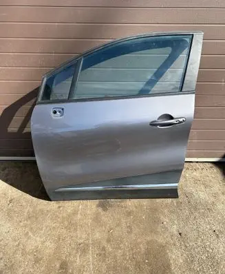 Renault Captur Front door